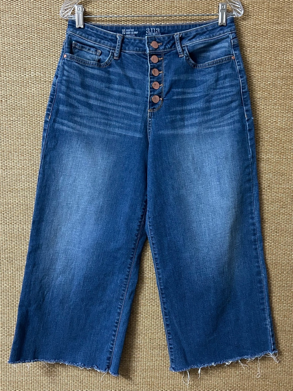 a.n.a Jeans Women’s 10 Blue Denim High Rise Wide Leg Crop Button Fly Raw Hem